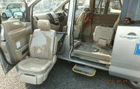 送迎用車両（車椅子からの乗り移り）の画像